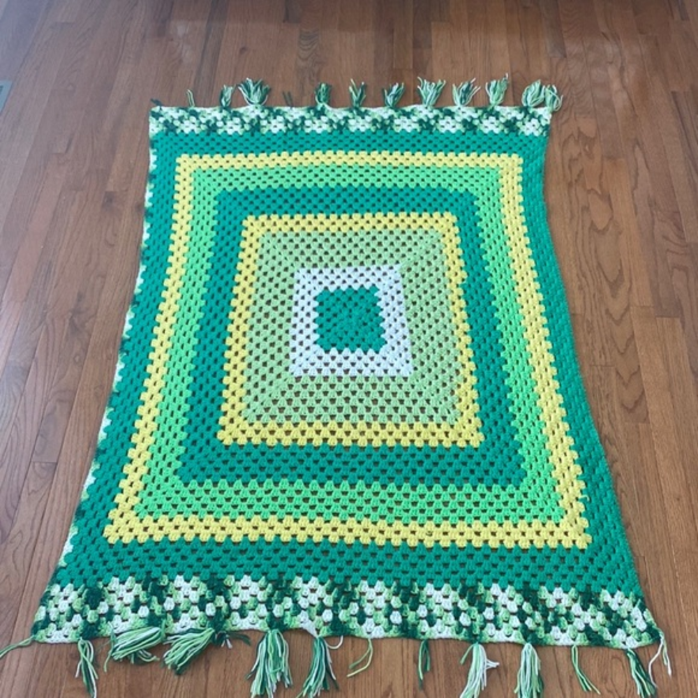 Vintage Crochet Green Throw/Blanket‎